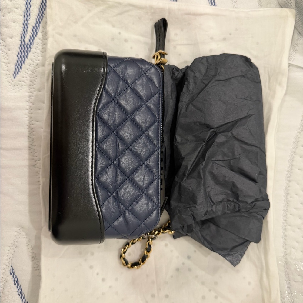 Chanel Gabrielle Clutch with Chain Navy/Black - Picture 4 of 10